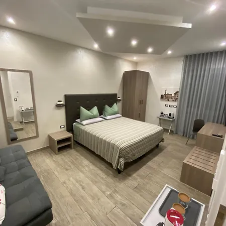 Domus Cinecitta فندق مبيت وإفطار روما