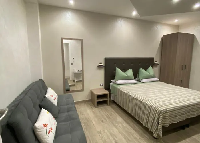 فندق مبيت وإفطار Domus Cinecitta