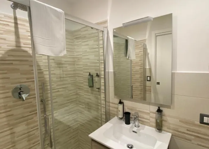 فندق مبيت وإفطار Domus Cinecitta 4*